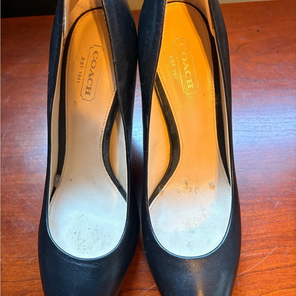 Coach pumps size 6.5 - Picture 6 of 7